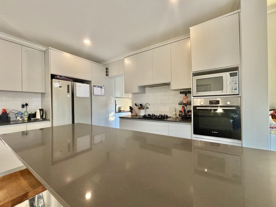 4 Bedroom Property for Sale in Sandown Western Cape